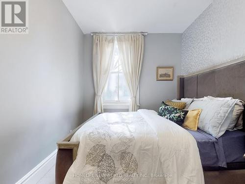 9 Sword Street, Toronto (Cabbagetown-South St. James Town), ON - Indoor Photo Showing Bedroom