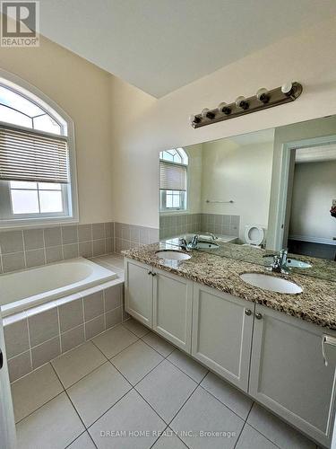 68 Mohandas Drive, Markham (Cedarwood), ON - Indoor Photo Showing Bathroom