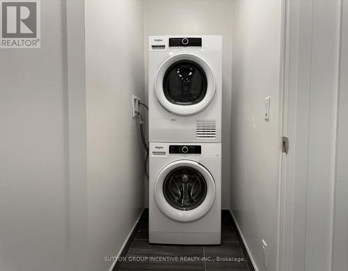 2203 - 38 Gandhi Lane, Markham (Commerce Valley), ON - Indoor Photo Showing Laundry Room