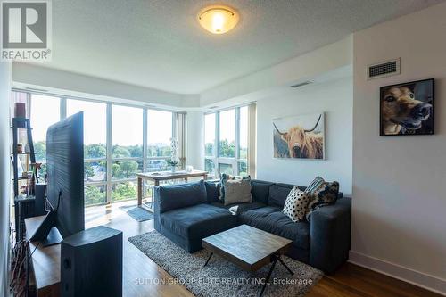 807 - 26 Norton Avenue, Toronto (Willowdale East), ON - Indoor Photo Showing Living Room