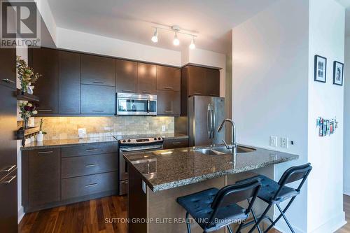 807 - 26 Norton Avenue, Toronto (Willowdale East), ON - Indoor Photo Showing Kitchen With Double Sink With Upgraded Kitchen