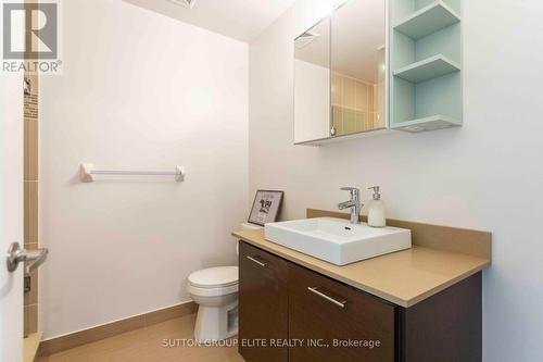 807 - 26 Norton Avenue, Toronto (Willowdale East), ON - Indoor Photo Showing Bathroom