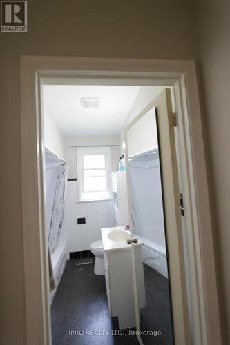 149 Delrex Boulevard, Halton Hills, ON - Indoor Photo Showing Bathroom