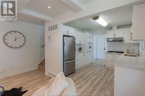 3039 California Avenue, Windsor, ON - Indoor Photo Showing Kitchen