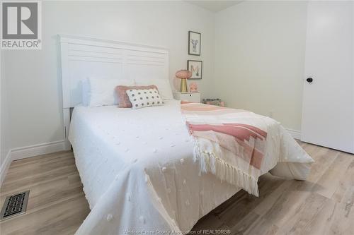 3039 California Avenue, Windsor, ON - Indoor Photo Showing Bedroom