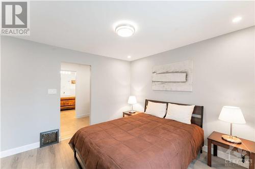 20 Johnwoods Street, Ottawa, ON - Indoor Photo Showing Bedroom