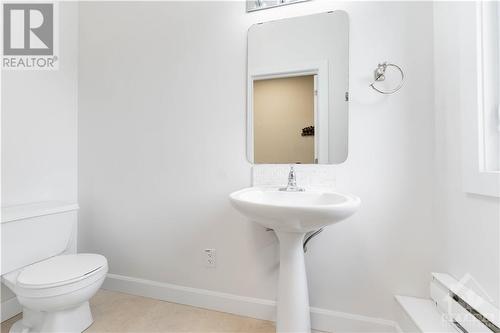 20 Johnwoods Street, Ottawa, ON - Indoor Photo Showing Bathroom