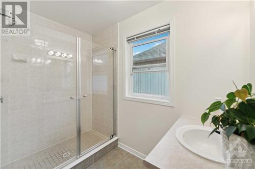 122 Streamside Crescent, Ottawa, ON - Indoor Photo Showing Bathroom