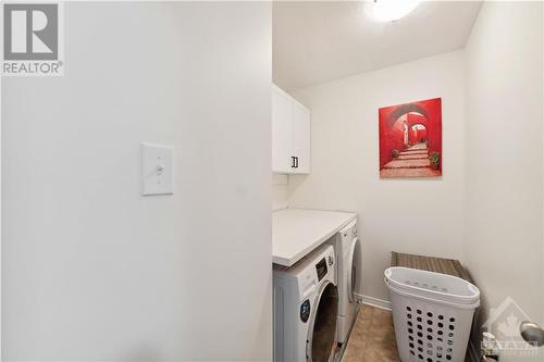 122 Streamside Crescent, Ottawa, ON - Indoor Photo Showing Laundry Room