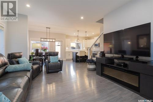 418 Burgess Way, Saskatoon, SK - Indoor Photo Showing Living Room