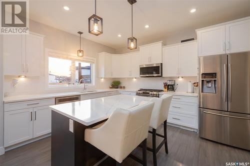 418 Burgess Way, Saskatoon, SK - Indoor Photo Showing Kitchen With Upgraded Kitchen