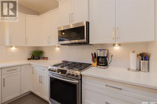 418 Burgess Way, Saskatoon, SK - Indoor Photo Showing Kitchen With Upgraded Kitchen