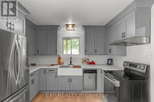 1082 Springdale Park Road, Bracebridge, ON - Indoor Photo Showing Kitchen