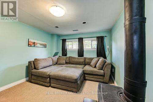 93 Cindy Avenue, Cambridge, ON - Indoor Photo Showing Living Room