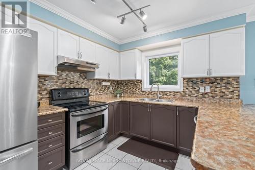 32 Oak Street, Halton Hills (Georgetown), ON - Indoor Photo Showing Kitchen With Double Sink