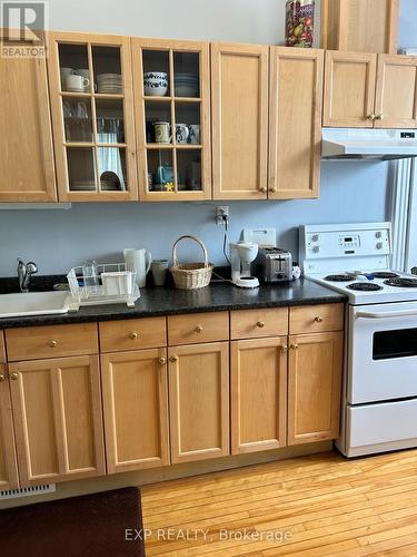 121-123 Daly Avenue, Ottawa, ON - Indoor Photo Showing Kitchen