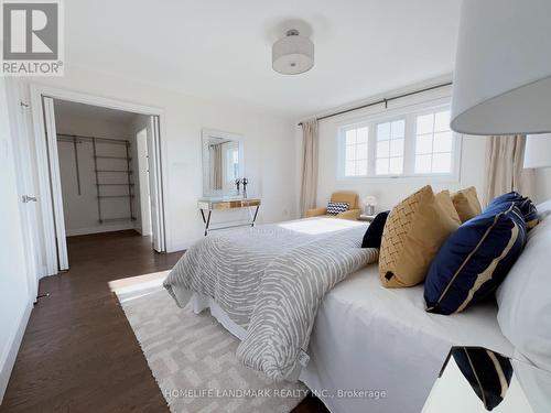 5 Wheelwright Drive, Richmond Hill, ON - Indoor Photo Showing Bedroom