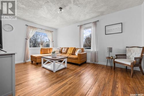 278 Coteau Street W, Moose Jaw, SK - Indoor Photo Showing Living Room