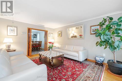 97 Ambleside Drive, Brampton (Brampton South), ON - Indoor Photo Showing Living Room