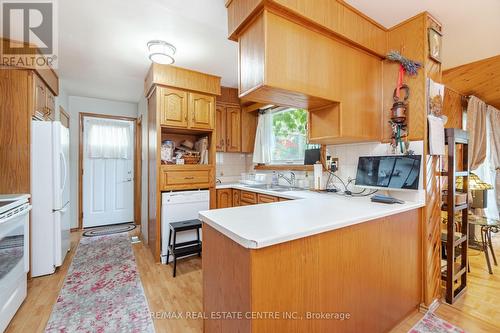 97 Ambleside Drive, Brampton (Brampton South), ON - Indoor Photo Showing Kitchen