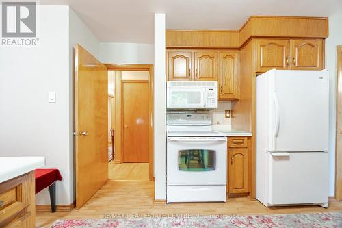 97 Ambleside Drive, Brampton (Brampton South), ON - Indoor Photo Showing Kitchen