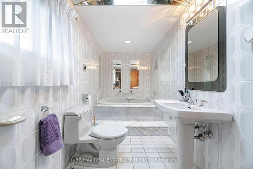 97 Ambleside Drive, Brampton (Brampton South), ON - Indoor Photo Showing Bathroom