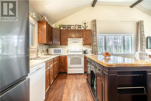 1151 Locksley Road, Pembroke, ON - Indoor Photo Showing Kitchen