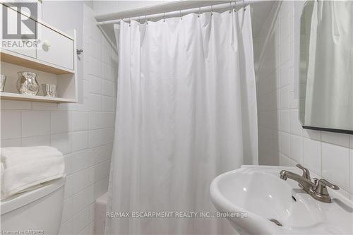 138 Oakdale Drive, Oakville (College Park), ON - Indoor Photo Showing Bathroom