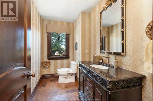 1020 Road 6 East, Kingsville, ON - Indoor Photo Showing Bathroom