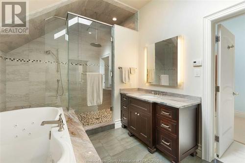 1020 Road 6 East, Kingsville, ON - Indoor Photo Showing Bathroom