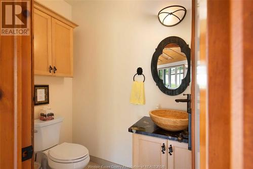 1020 Road 6 East, Kingsville, ON - Indoor Photo Showing Bathroom