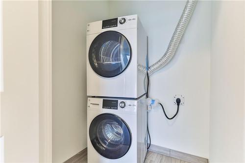 2007 James Street Unit# 1401, Burlington, ON - Indoor Photo Showing Laundry Room