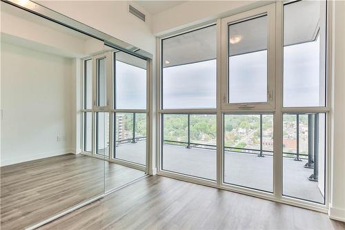 2007 James Street Unit# 1401, Burlington, ON - Indoor Photo Showing Other Room