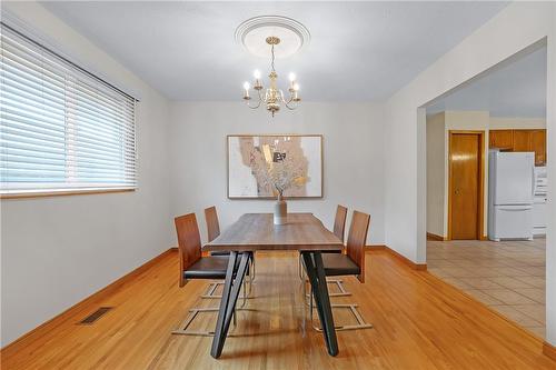 41 Elora Drive, Hamilton, ON - Indoor Photo Showing Dining Room