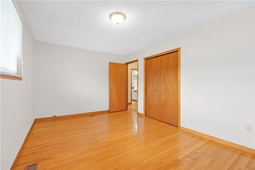 41 Elora Drive, Hamilton, ON - Indoor Photo Showing Other Room