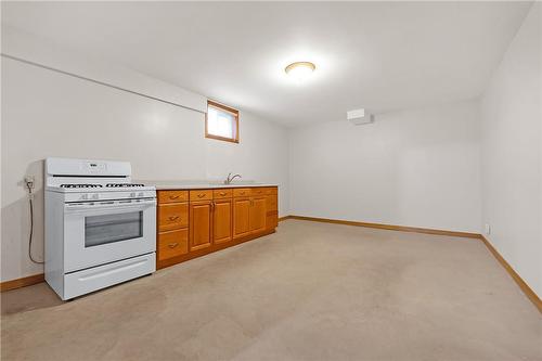 41 Elora Drive, Hamilton, ON - Indoor Photo Showing Kitchen