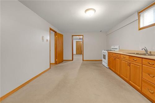 41 Elora Drive, Hamilton, ON - Indoor Photo Showing Other Room