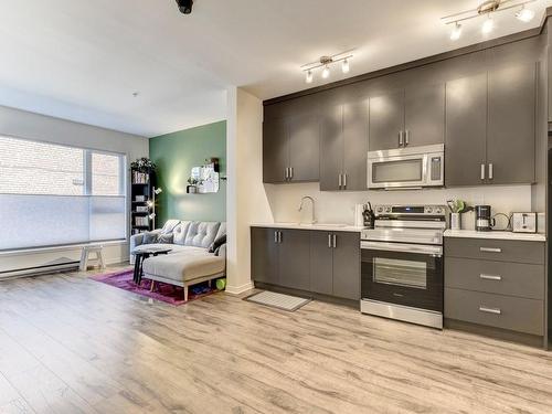 Overall view - 103-212 Rue Gordon, Montréal (Verdun/Île-Des-Soeurs), QC - Indoor Photo Showing Kitchen