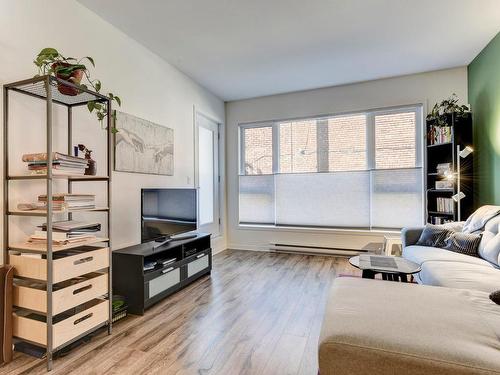 Living room - 103-212 Rue Gordon, Montréal (Verdun/Île-Des-Soeurs), QC - Indoor Photo Showing Living Room