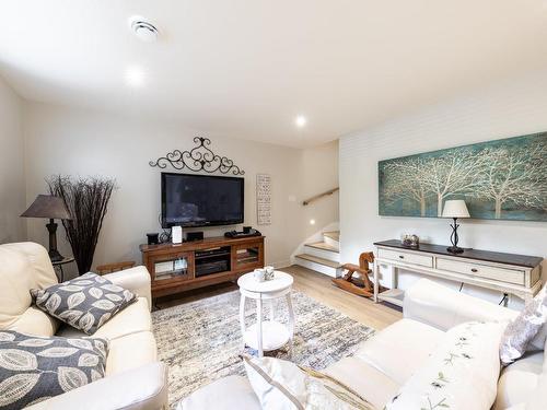 Salle familiale - 886 Rue Bellerive, Saint-Jean-Sur-Richelieu, QC - Indoor Photo Showing Living Room