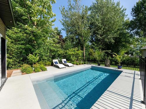 Piscine - 886 Rue Bellerive, Saint-Jean-Sur-Richelieu, QC - Outdoor With In Ground Pool With Backyard