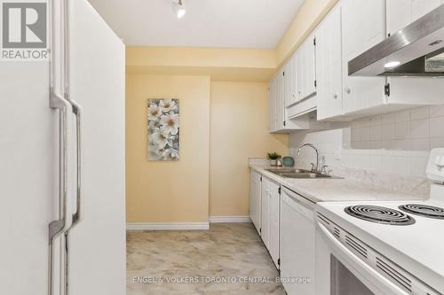 101 - 860 9Th Street E, Owen Sound, ON - Indoor Photo Showing Kitchen With Double Sink