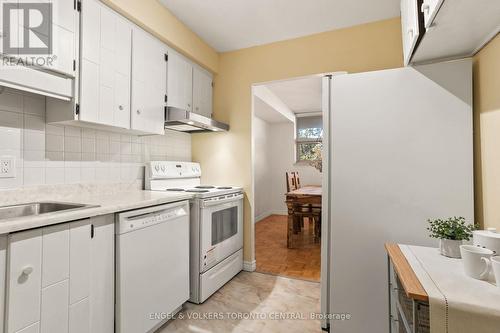 101 - 860 9Th Street E, Owen Sound, ON - Indoor Photo Showing Kitchen