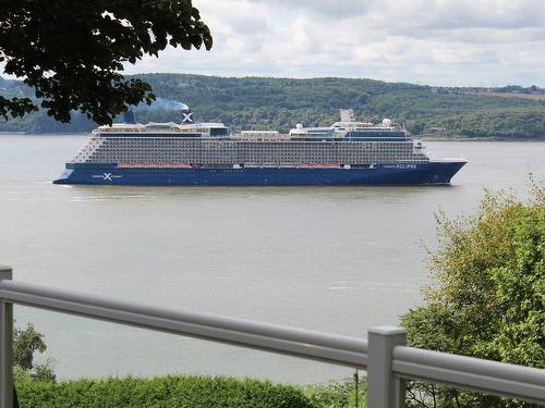 Vue sur l'eau - 32 Rue Des Pins S., Sainte-Pétronille, QC - Outdoor With Body Of Water With View