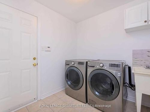 1327 Corm St, Innisfil, ON - Indoor Photo Showing Laundry Room