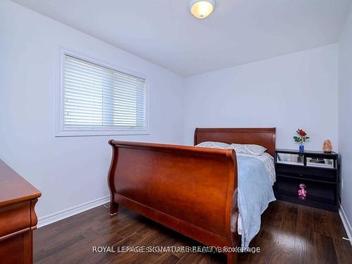 1327 Corm St, Innisfil, ON - Indoor Photo Showing Bedroom