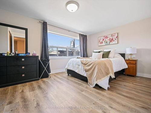 775 Dupont St, Toronto, ON - Indoor Photo Showing Bedroom