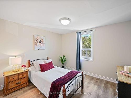 775 Dupont St, Toronto, ON - Indoor Photo Showing Bedroom