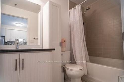 510-2486 Old Bronte Rd, Oakville, ON - Indoor Photo Showing Bathroom