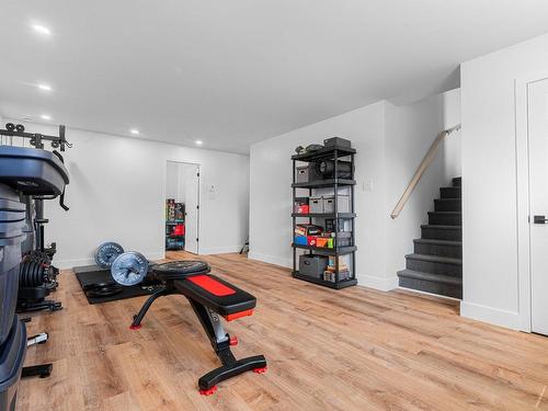 Salle familiale - 21 Rue Lavigne, Brownsburg-Chatham, QC - Indoor Photo Showing Gym Room